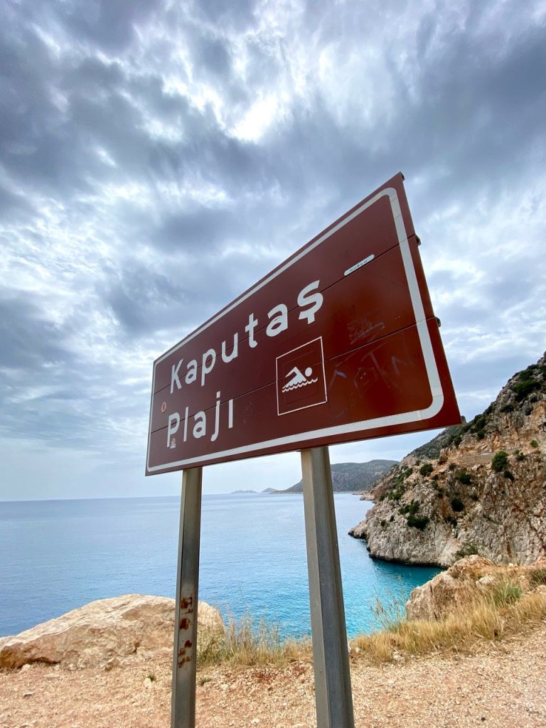 Kaputaş Plajı Hakkında Bilinmesi Gereken 11 Şey 10 kaputas plaji tabela